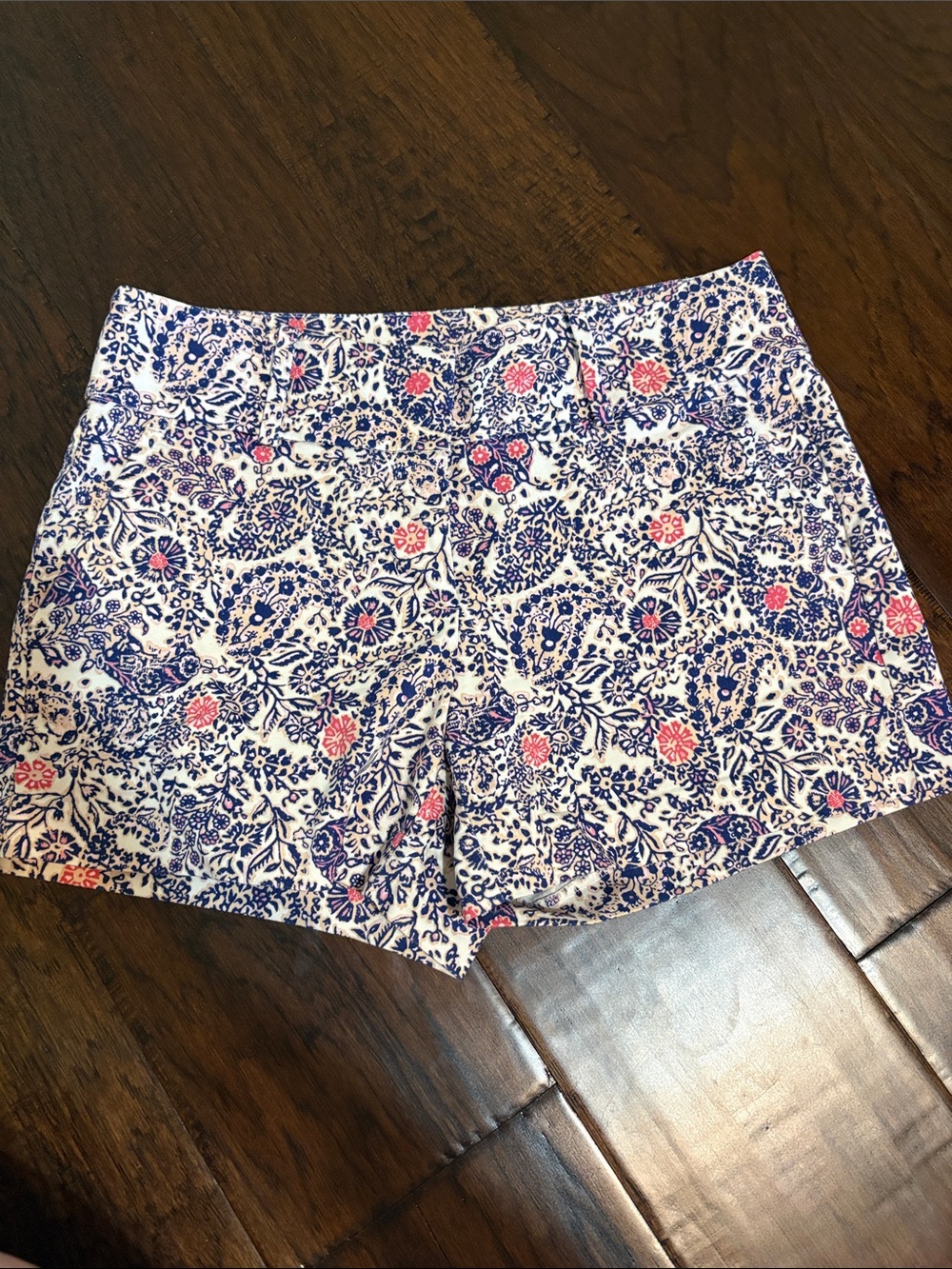 Ann Taylor LOFT floral paisley shorts size 6